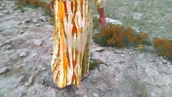 Desi Village Wife And Husband'S Outdoor Escapades Captured On Camera