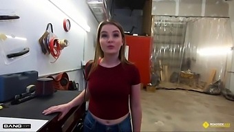 Busty Blonde Eliza Eves Offers Mechanic A Blowjob In Exchange For Car Repair