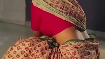 Hot And Sexy Bhabhi Baring It All In Hd Video