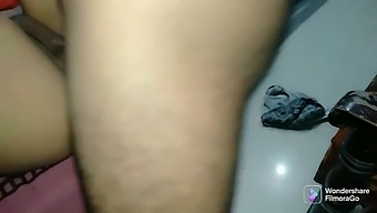 Indian Girl Gets Fucked By Pizza Delivery Boy